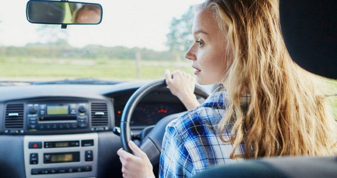 Chois d'assurance auto pour les jeunes conducteurs